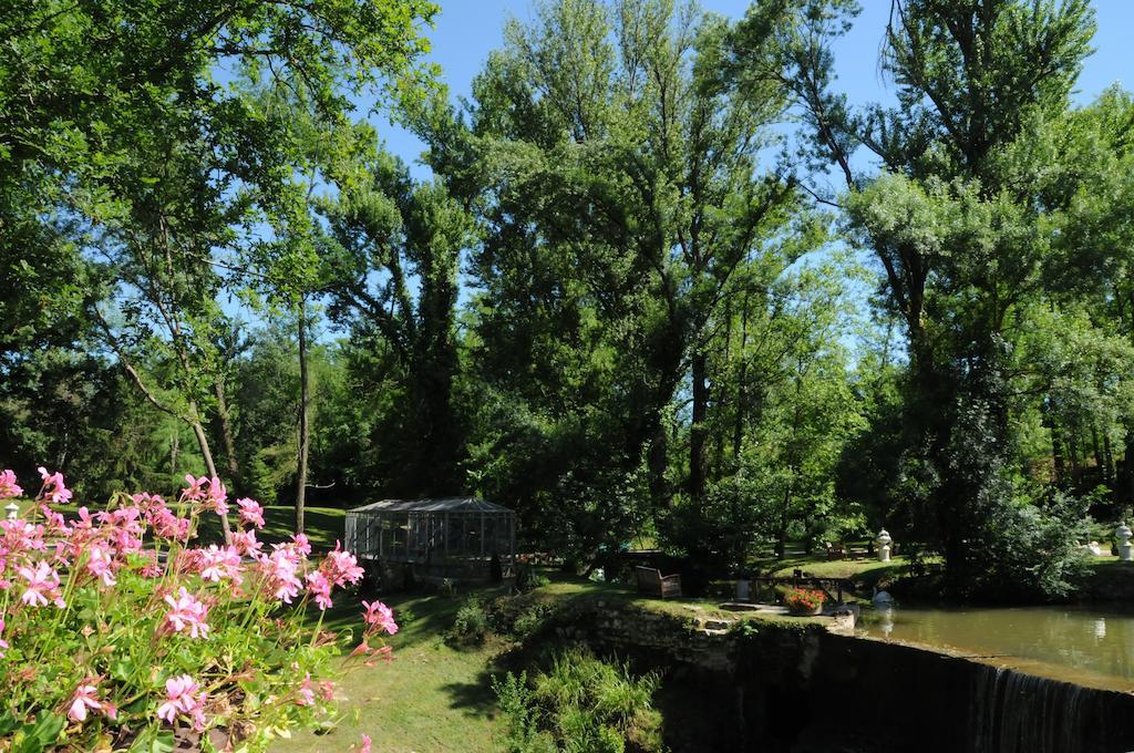 Hostellerie Restaurant Les Gorges De L'Aveyron Bruniquel Bagian luar foto