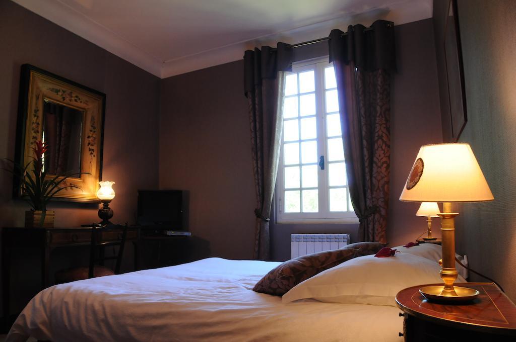 Hostellerie Restaurant Les Gorges De L'Aveyron Bruniquel Bagian luar foto