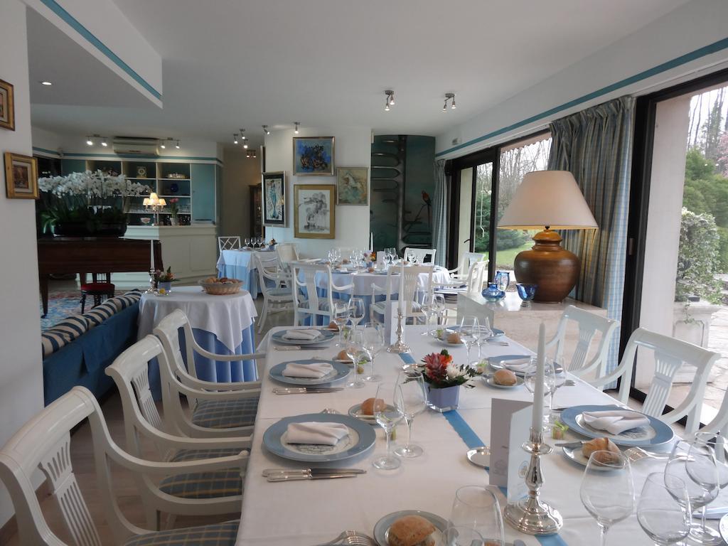 Hostellerie Restaurant Les Gorges De L'Aveyron Bruniquel Bagian luar foto